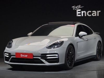 PORSCHE PANAMERA - 1