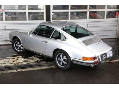 PORSCHE 911 - 9