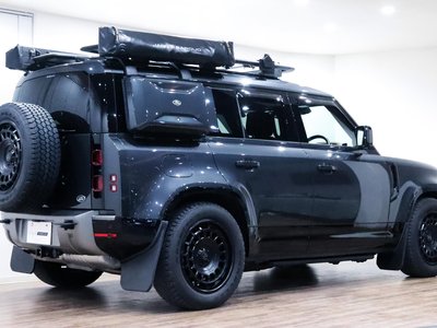 LAND ROVER DEFENDER - 8