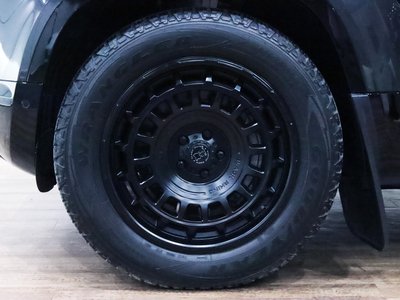 LAND ROVER DEFENDER - 5