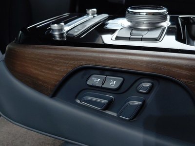 صورة مصغرة 13 لـ 2019 Genesis G90