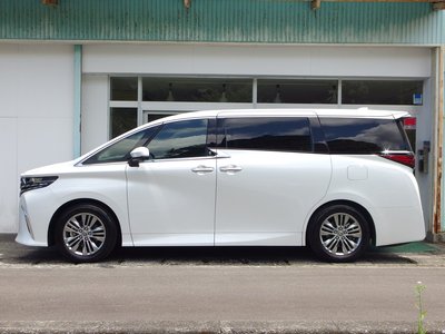 2024 Toyota ALPHARD — фото 3