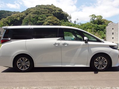2024 Toyota ALPHARD — фото 4