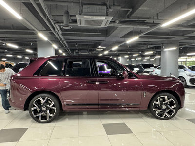 ROLLS-ROYCE CULLINAN - 4