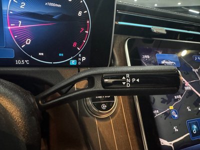 MERCEDES-BENZ E-CLASS - 9