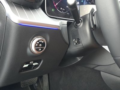 2025 Mercedes-BENZ C-CLASS — миниатюра 20