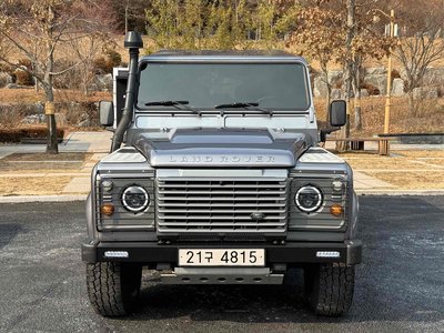 LAND ROVER DEFENDER - 3