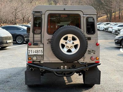 LAND ROVER DEFENDER - 2