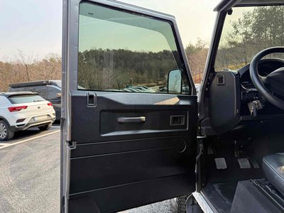 LAND ROVER DEFENDER - 9