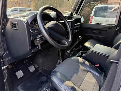 LAND ROVER DEFENDER - 10