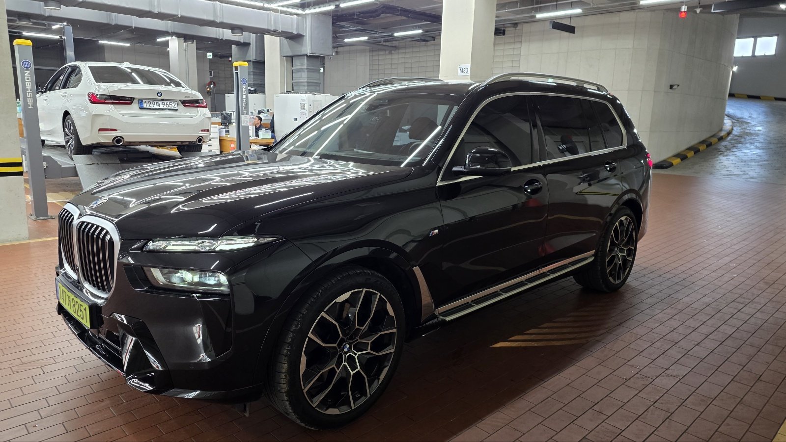 BMW X7 - View 1
