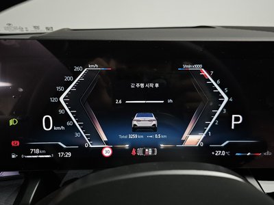 2025 BMW 5 SERIES — миниатюра 11