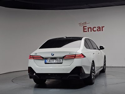 BMW 5 SERIES - 4