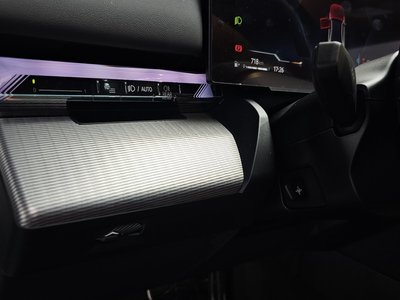 2025 BMW 5 SERIES — миниатюра 36