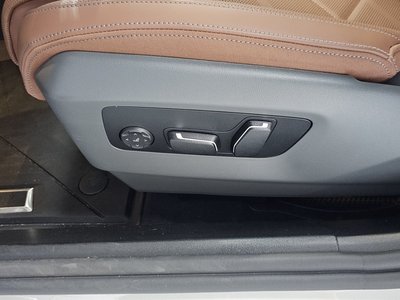 2025 BMW 5 SERIES — миниатюра 38