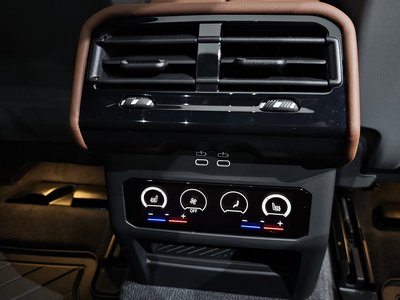 2025 BMW 5 SERIES — миниатюра 25