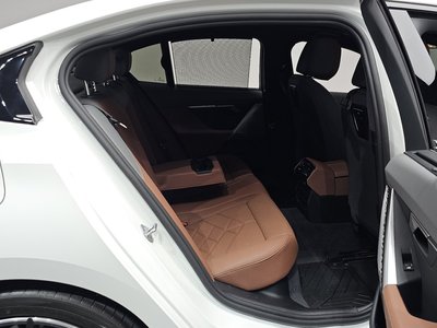 2025 BMW 5 SERIES — миниатюра 17