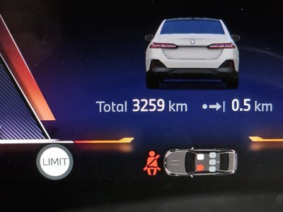 2025 BMW 5 SERIES — миниатюра 41