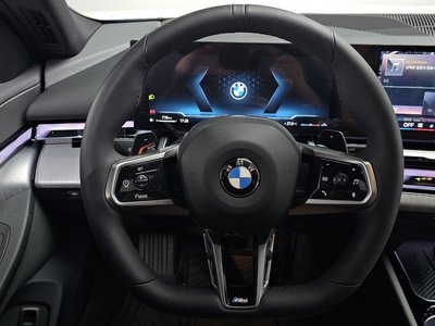 2025 BMW 5 SERIES — миниатюра 19