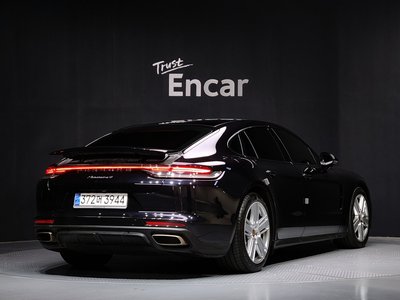 PORSCHE PANAMERA - 3