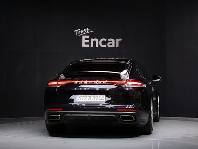 PORSCHE PANAMERA - 4