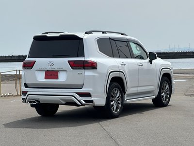 TOYOTA LAND CRUISER - 10