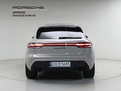 2022 Porsche MACAN — фото 3