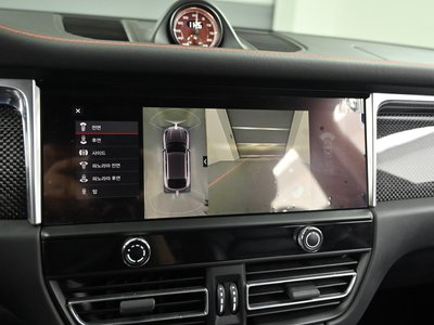 2022 Porsche MACAN — миниатюра 15