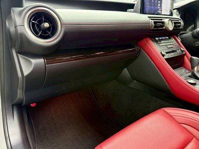 2023 Lexus RC — миниатюра 32