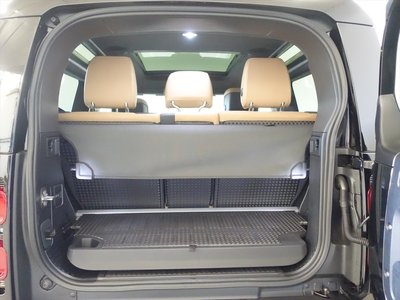 LAND ROVER DEFENDER - 10