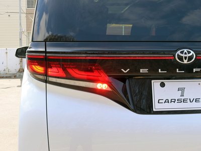 TOYOTA VELLFIRE - 10