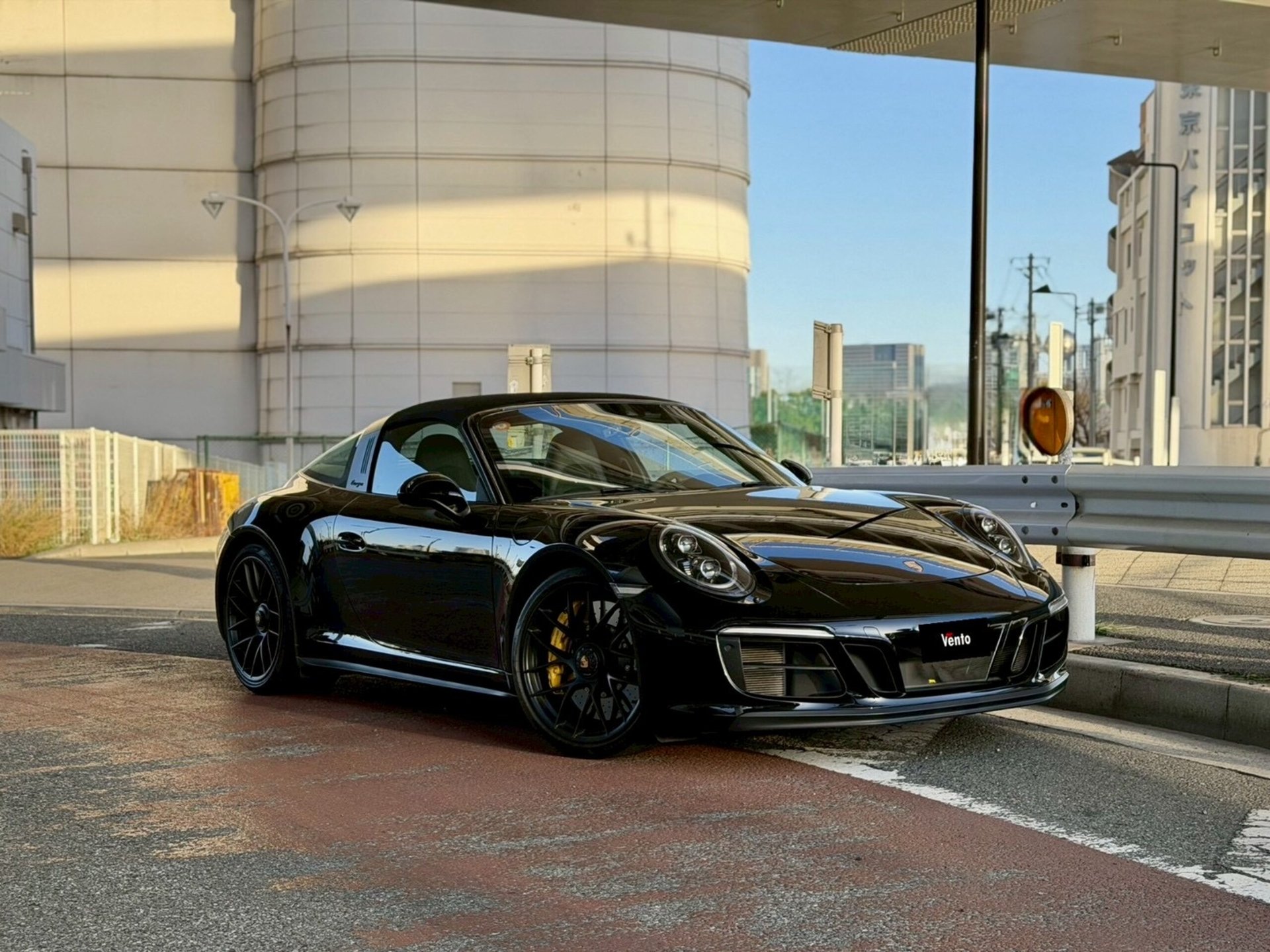 PORSCHE 911 - View 1