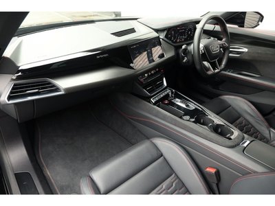 AUDI RS E-TRON GT - 3