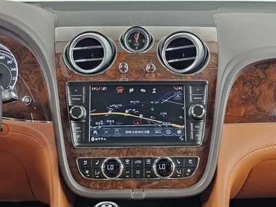 صورة مصغرة 14 لـ 2018 Bentley BENTAYGA