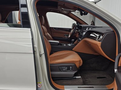 صورة مصغرة 11 لـ 2018 Bentley BENTAYGA
