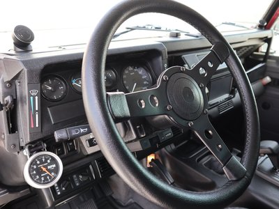 LAND ROVER DEFENDER - 7