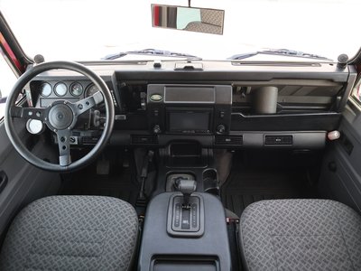 LAND ROVER DEFENDER - 6