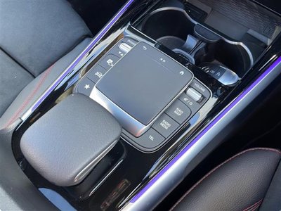 MERCEDES-BENZ GLB - 10