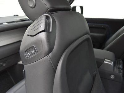 2023 LAND Rover DEFENDER thumbnail 13