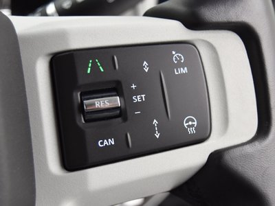 2023 LAND Rover DEFENDER thumbnail 17