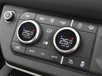 2023 LAND Rover DEFENDER thumbnail 22