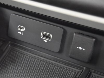 2023 LAND Rover DEFENDER thumbnail 23