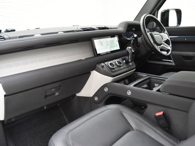صورة 8 لـ 2023 LAND Rover DEFENDER