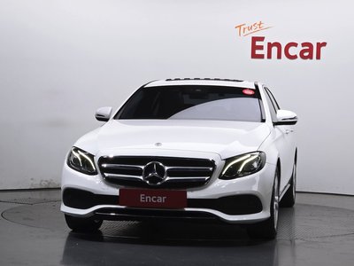 MERCEDES-BENZ E-CLASS - 2