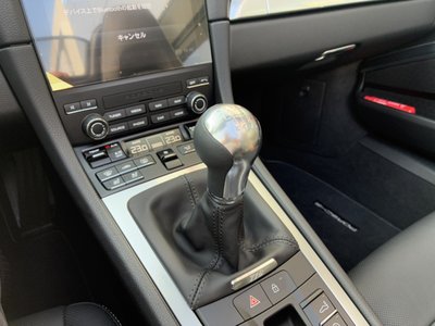 صورة 9 لـ 2025 Porsche 718