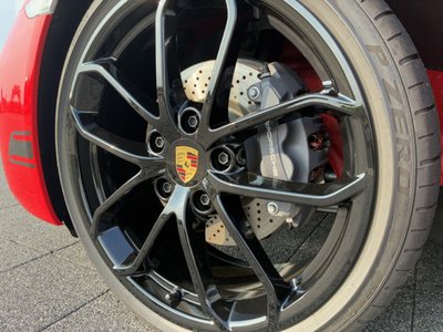 صورة 7 لـ 2025 Porsche 718