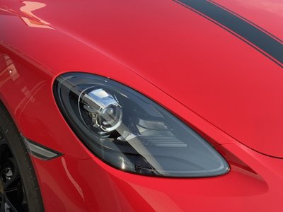 صورة 4 لـ 2025 Porsche 718
