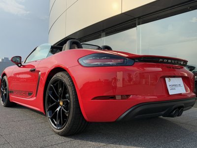 صورة 3 لـ 2025 Porsche 718