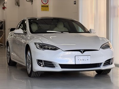 TESLA MODEL S - 9