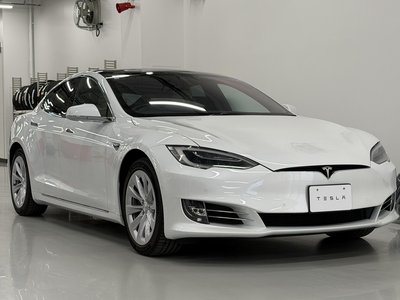 TESLA MODEL S - 10